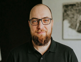 Adam Hendzel portrait